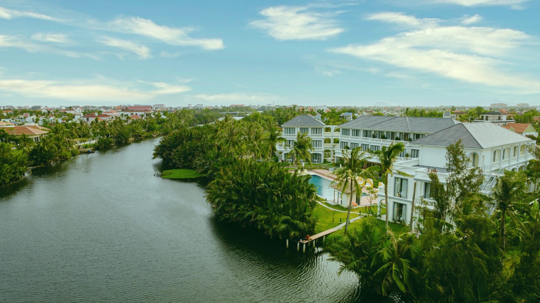 moodhoian Riverside Resort overview